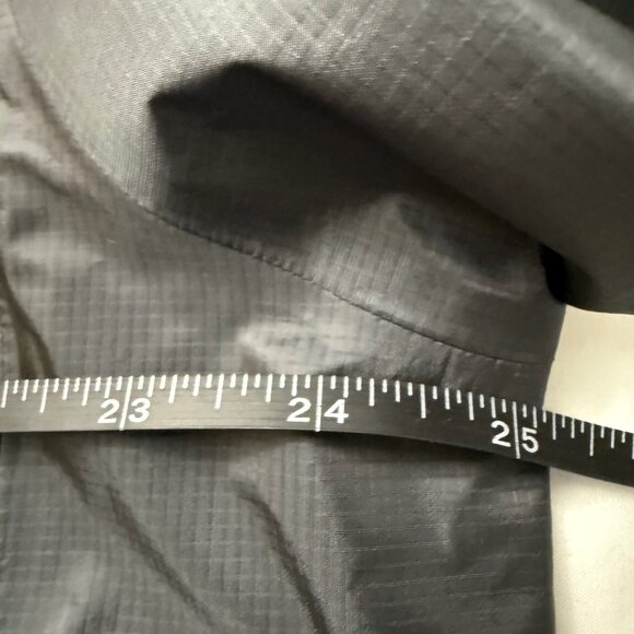 Goldwin Brand New with Tag Packable GORE-TEX jacket $679.99 +tax - Picture 10 of 13